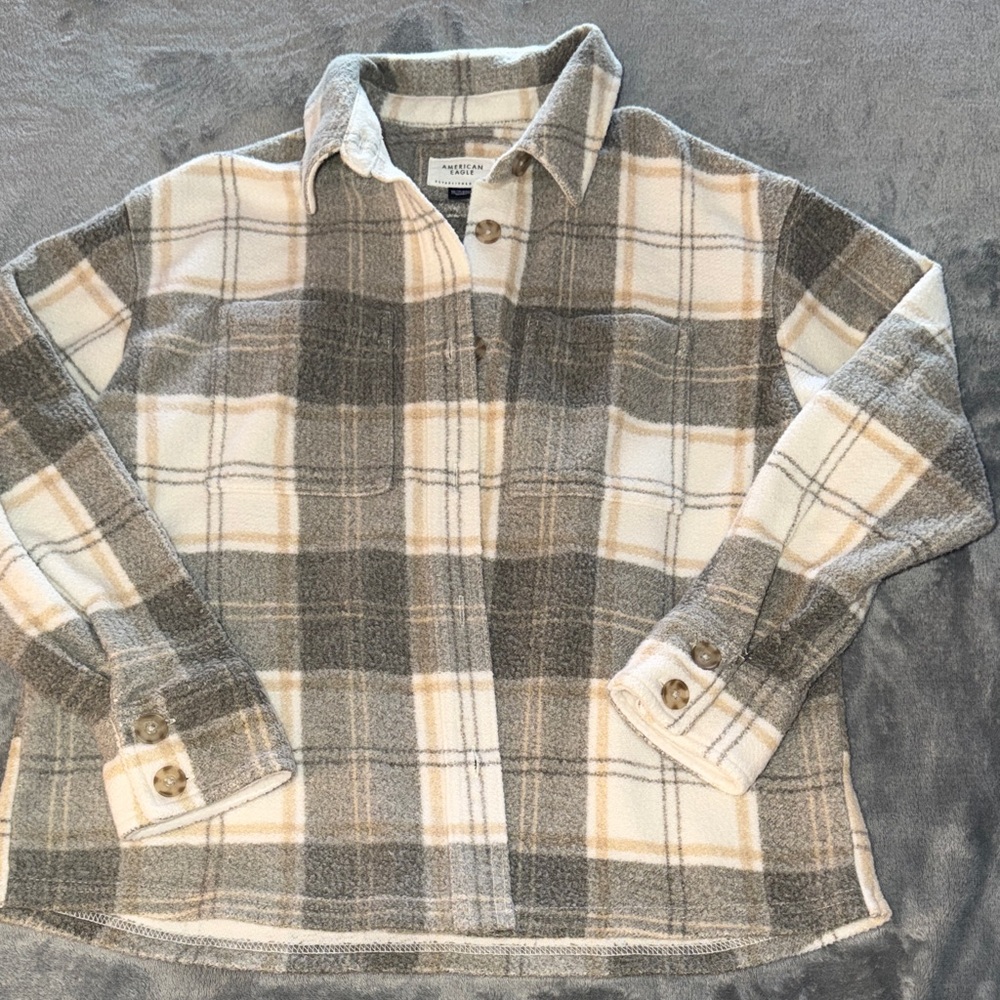 American eagle women’s XS Plaid Flannel Shirt/jacket in Gray and Cream